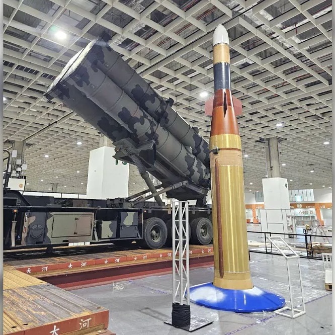 湾湾讨论：天弓四型（強弓）在台北航太展展出