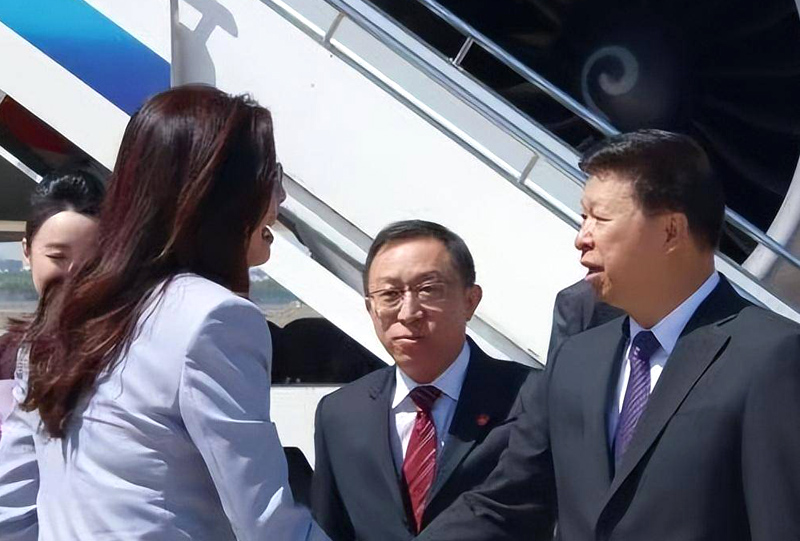 岛蛙讨论：大陆接待郑丽文称兩岸能自己處理家裡事